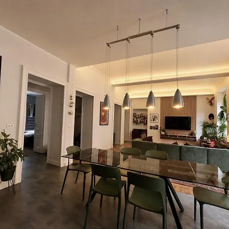 Designer Loft - Urban Jungle - Historic Building *