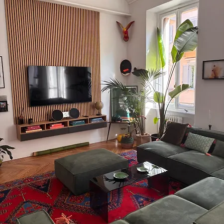 Designer Loft - Urban Jungle - Historic Building *