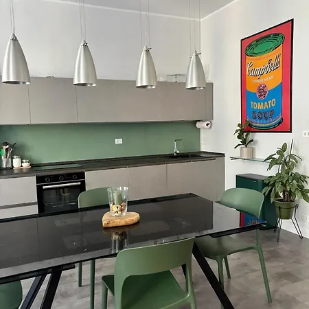 Designer Loft - Urban Jungle - Historic Building