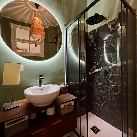 Designer Loft - Urban Jungle - Historic Building